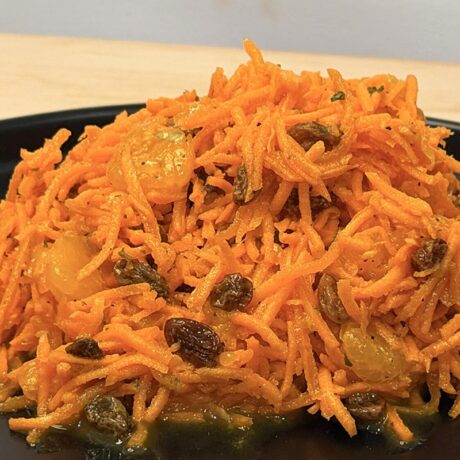 Salade de carottes, mandarines & raisins (menu traiteur)